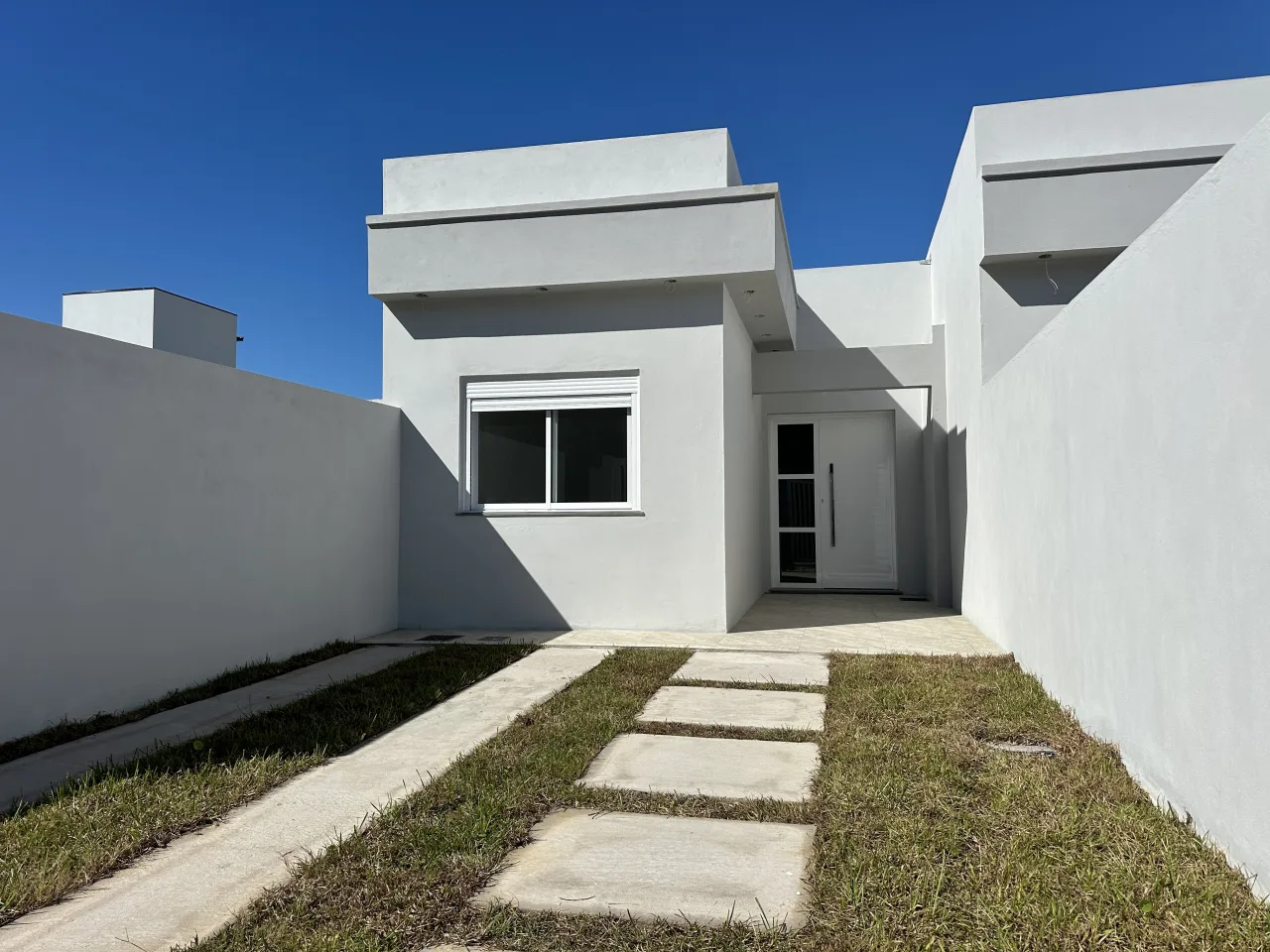 IMÓVEL NOVO NO CASSINO, PRONTO PARA MORAR