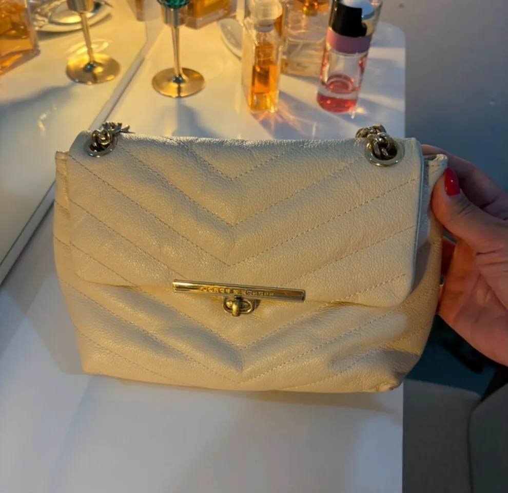 Bolsa Transversal Jorge Bischoff Mercedes Off White Algodão Matelassê Couro